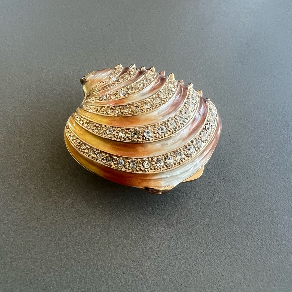 Shell Trinket Box w/ Rhinestones